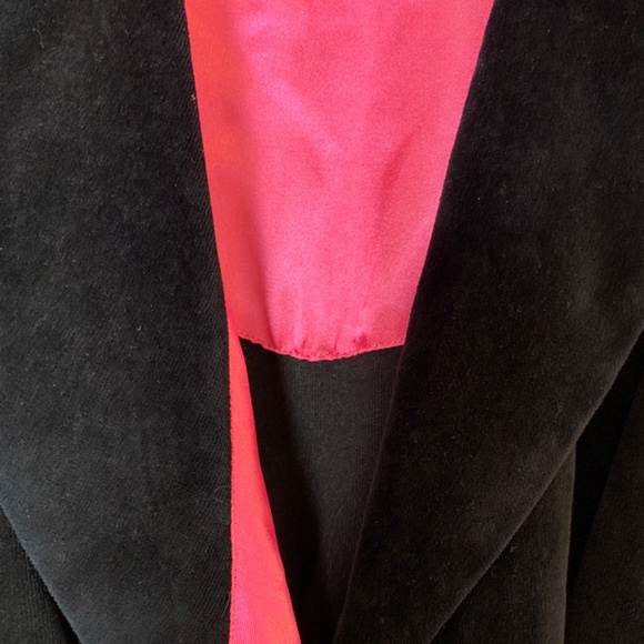 Betsey Johnson Black Velvet Short Robe Size Medium Pink Satin Bell Sleeve - Picture 5 of 11